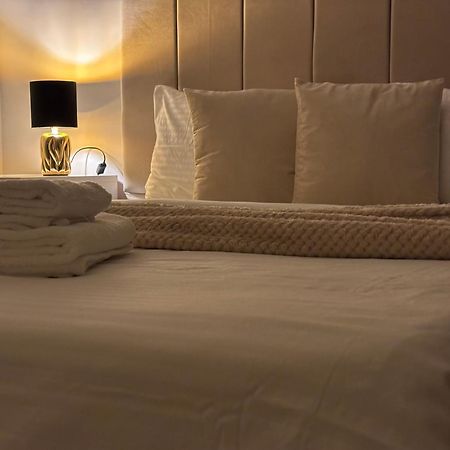 Dream - Large Apartament With Freeparking In A Quietarea Just 10 Minutes Away From City Center Bistriţa المظهر الخارجي الصورة