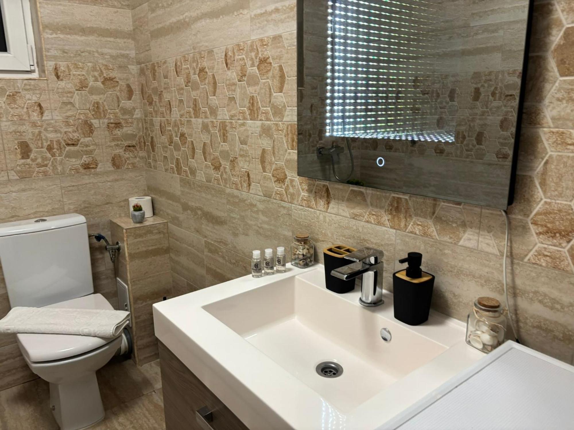 Dream - Large Apartament With Freeparking In A Quietarea Just 10 Minutes Away From City Center Bistriţa المظهر الخارجي الصورة