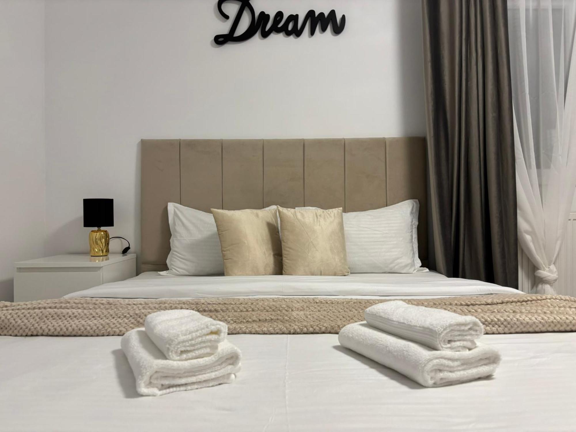Dream - Large Apartament With Freeparking In A Quietarea Just 10 Minutes Away From City Center Bistriţa المظهر الخارجي الصورة