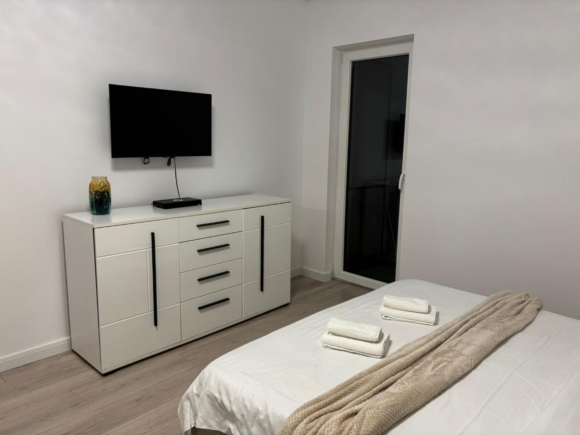 Dream - Large Apartament With Freeparking In A Quietarea Just 10 Minutes Away From City Center Bistriţa المظهر الخارجي الصورة